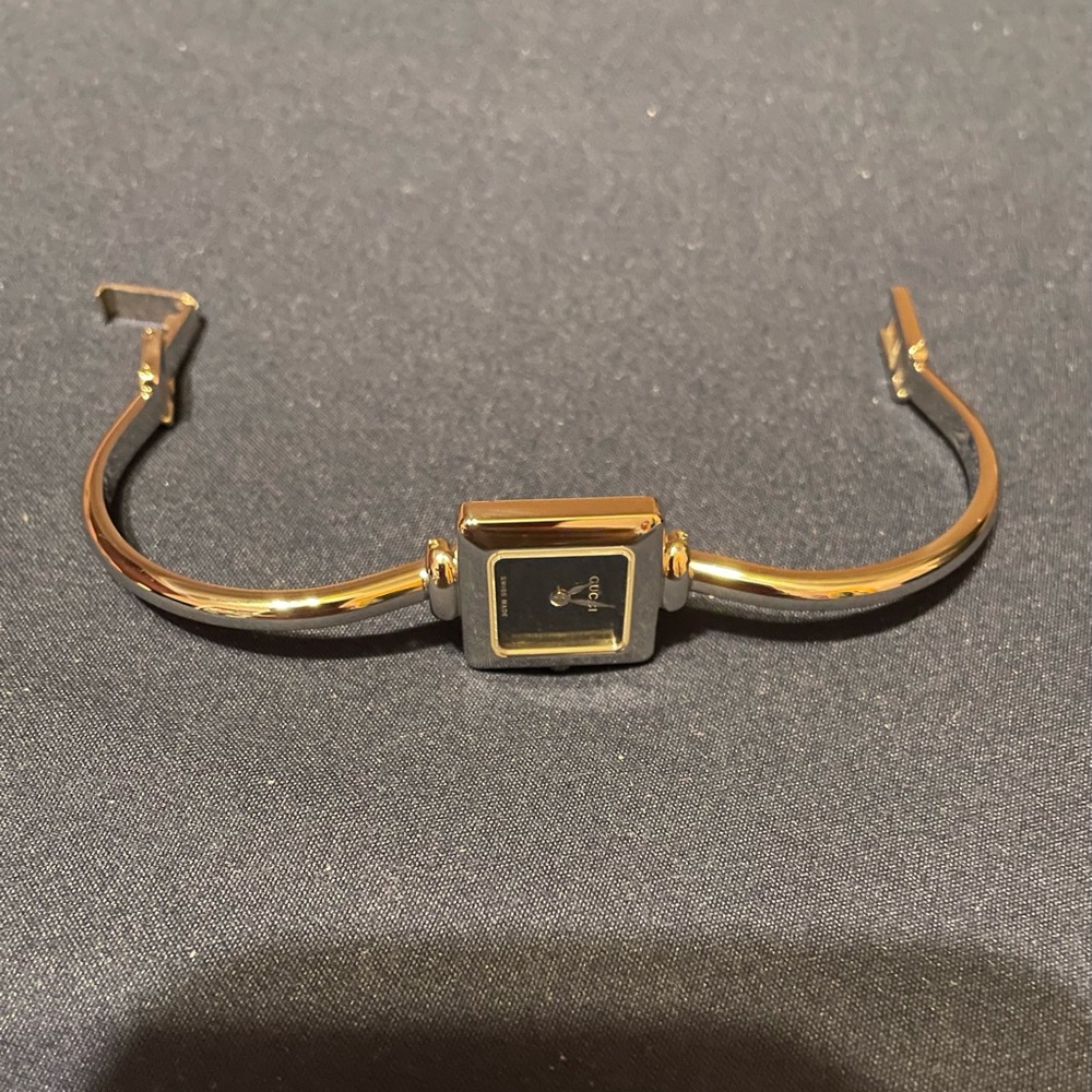 Gucci Black and Silver Square Face Watch - Picture 11 of 11